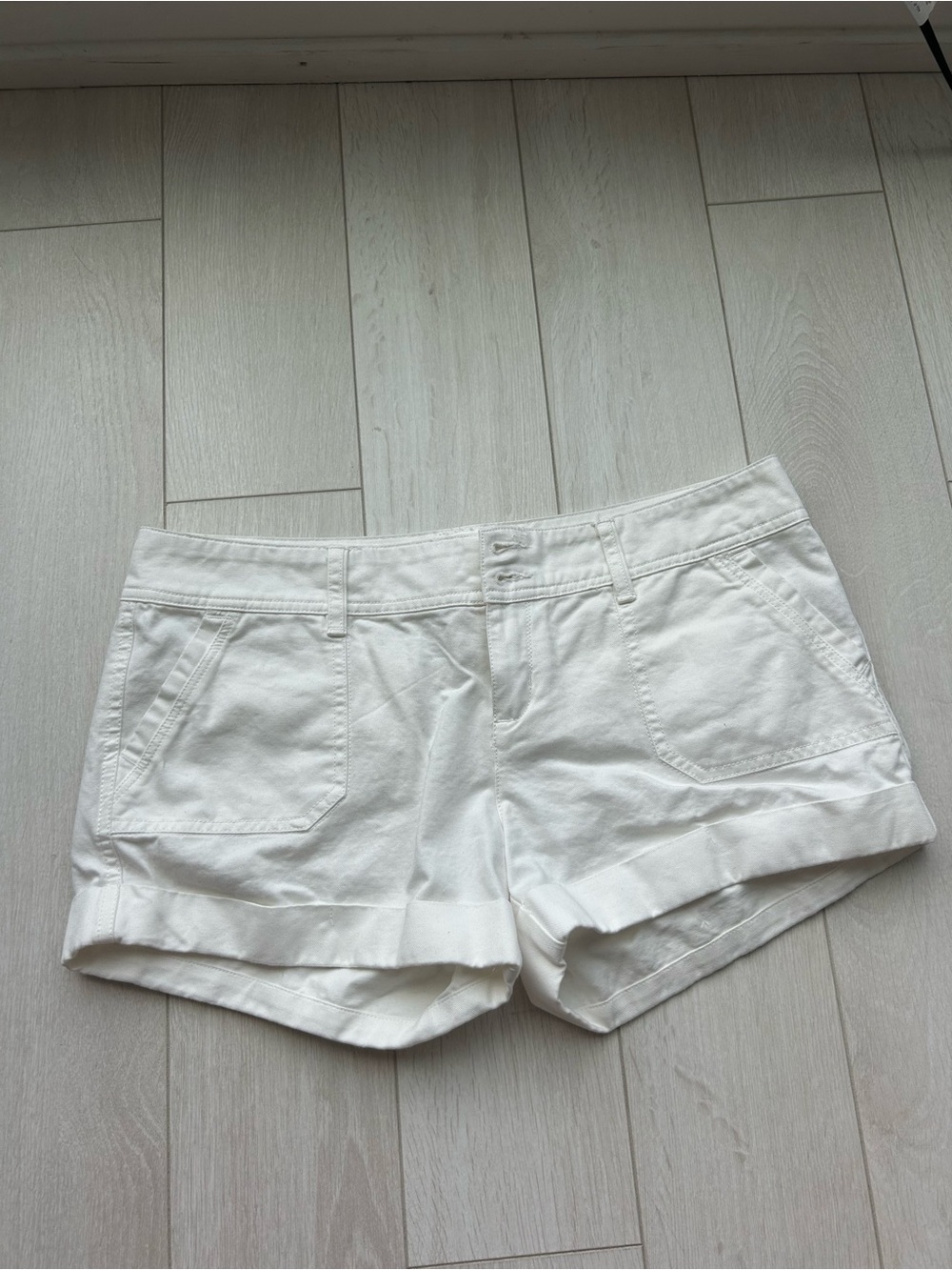 Brandy Melville white denim shirts flap back pocket two buttons